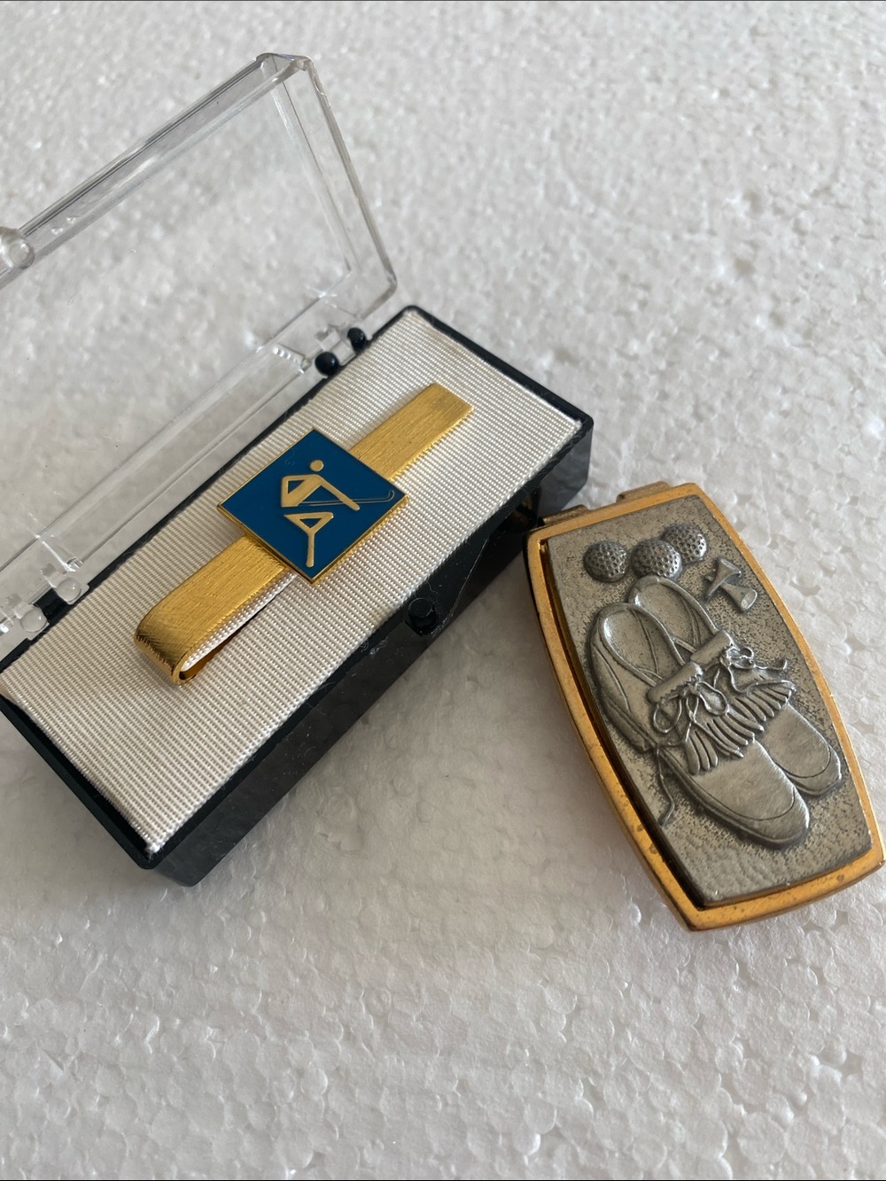 Vtg Hook-Fast Golf Tie Clip & Golfwith Blue Enamel Accent